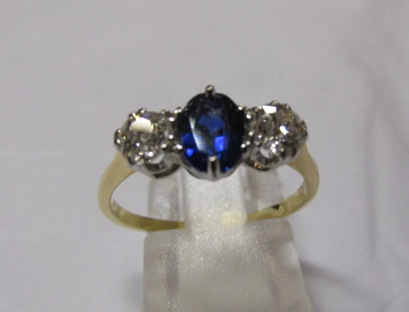 18ct Yellow Gold Diamond and Sapphire 3 Stone Ring Size O