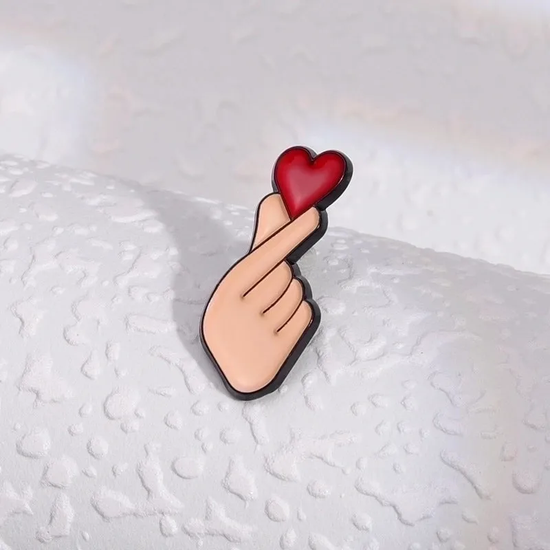 Cute Pin Hand Heart Shape Alloy Enamel Unisex Brooches