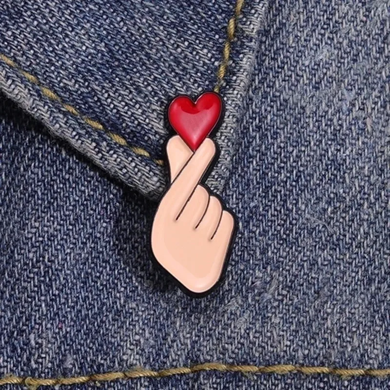 Cute Pin Hand Heart Shape Alloy Enamel Unisex Brooches