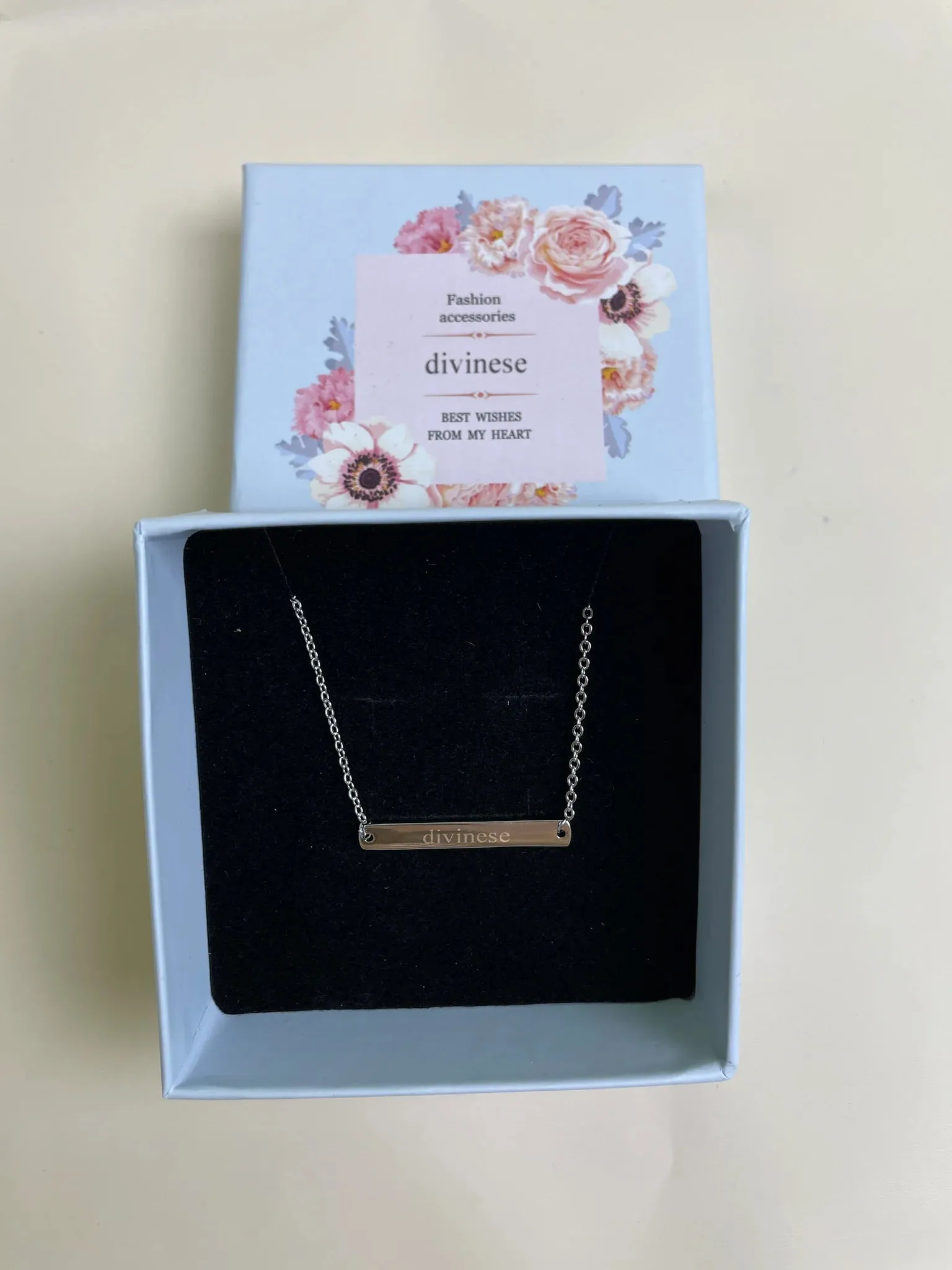 divinese Necklaces,Fashion Classic Box Necklace with Hangtag Style