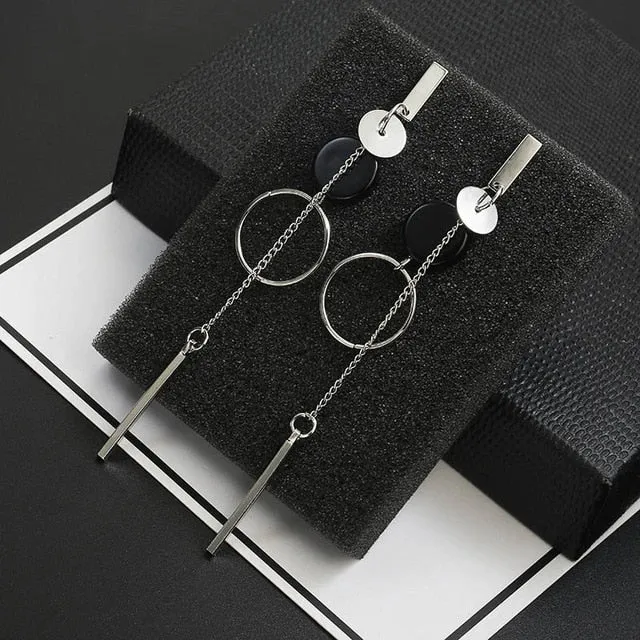 Long Slope Geometric asymmetry Rhinestone circle earrings