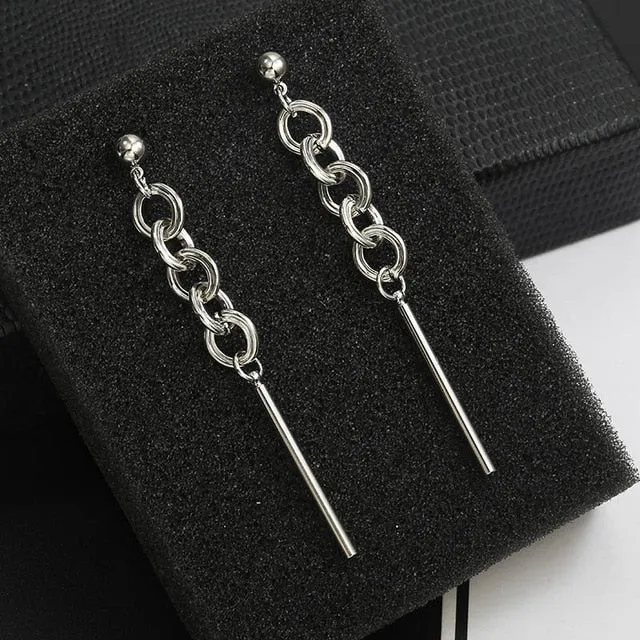 Long Slope Geometric asymmetry Rhinestone circle earrings