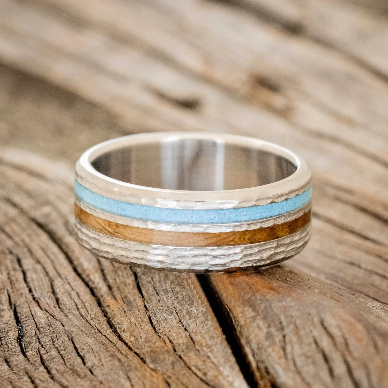 "COSMO" - WHISKEY BARREL OAK & TURQUOISE WEDDING BAND WITH A HAMMERED FINISH - TITANIUM - SIZE 10