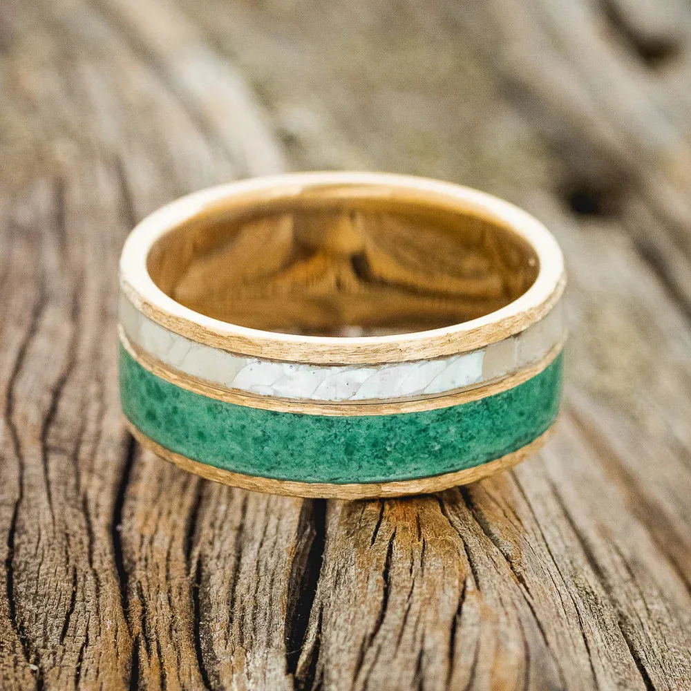 "RAPTOR" - MOTHER OF PEARL & MALACHITE WEDDING RING - 14K YELLOW GOLD - SIZE 9 1/4