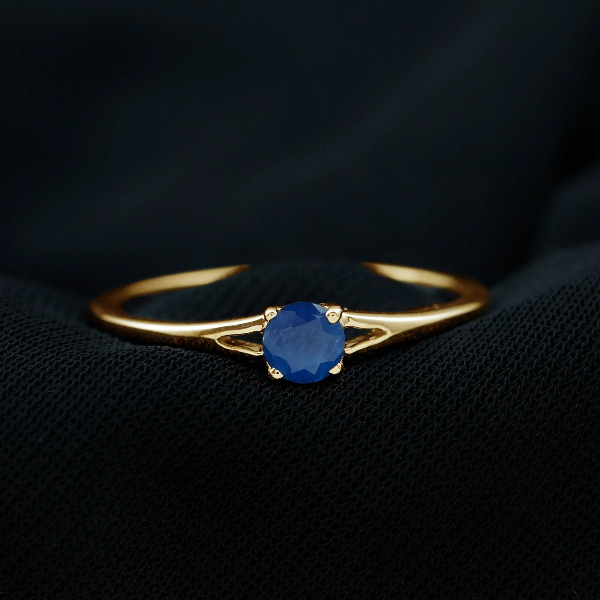 Round Solitaire Blue Sapphire Ring in Split Shank