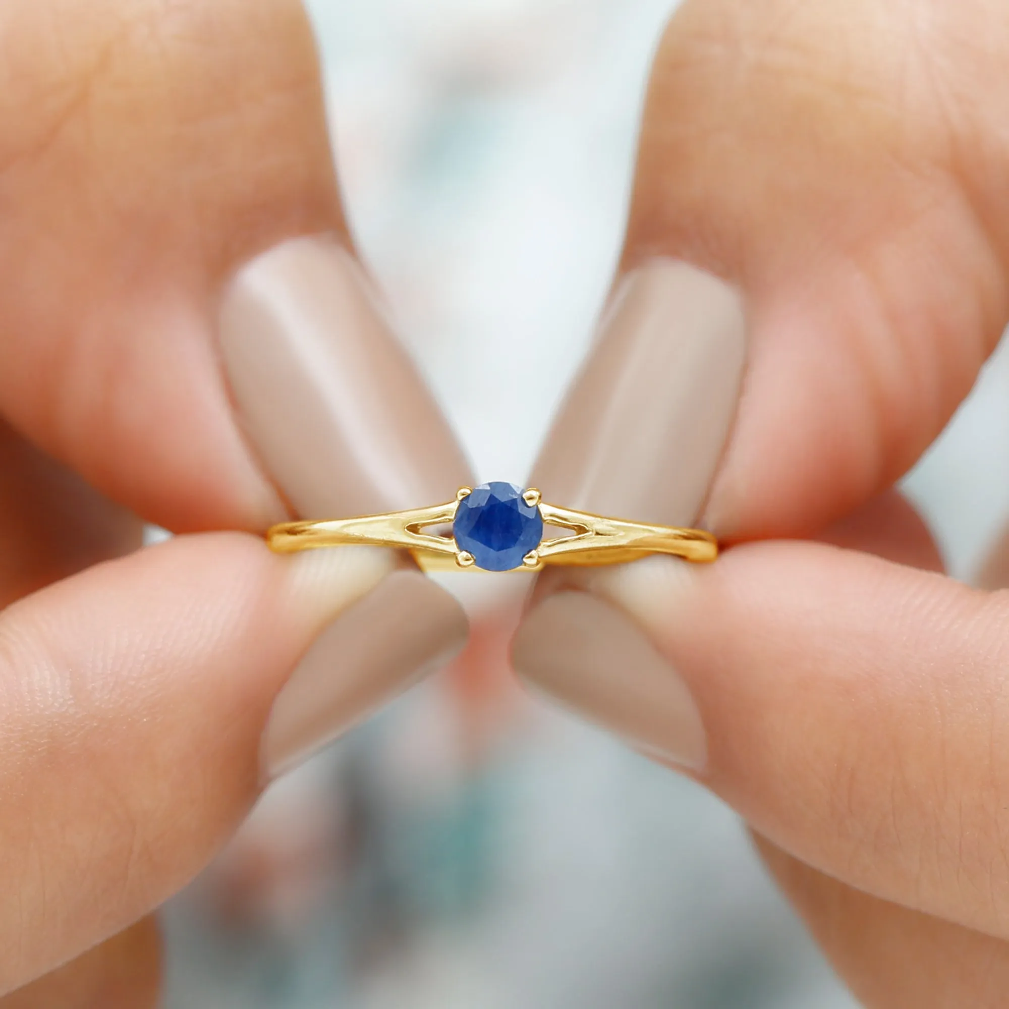 Round Solitaire Blue Sapphire Ring in Split Shank