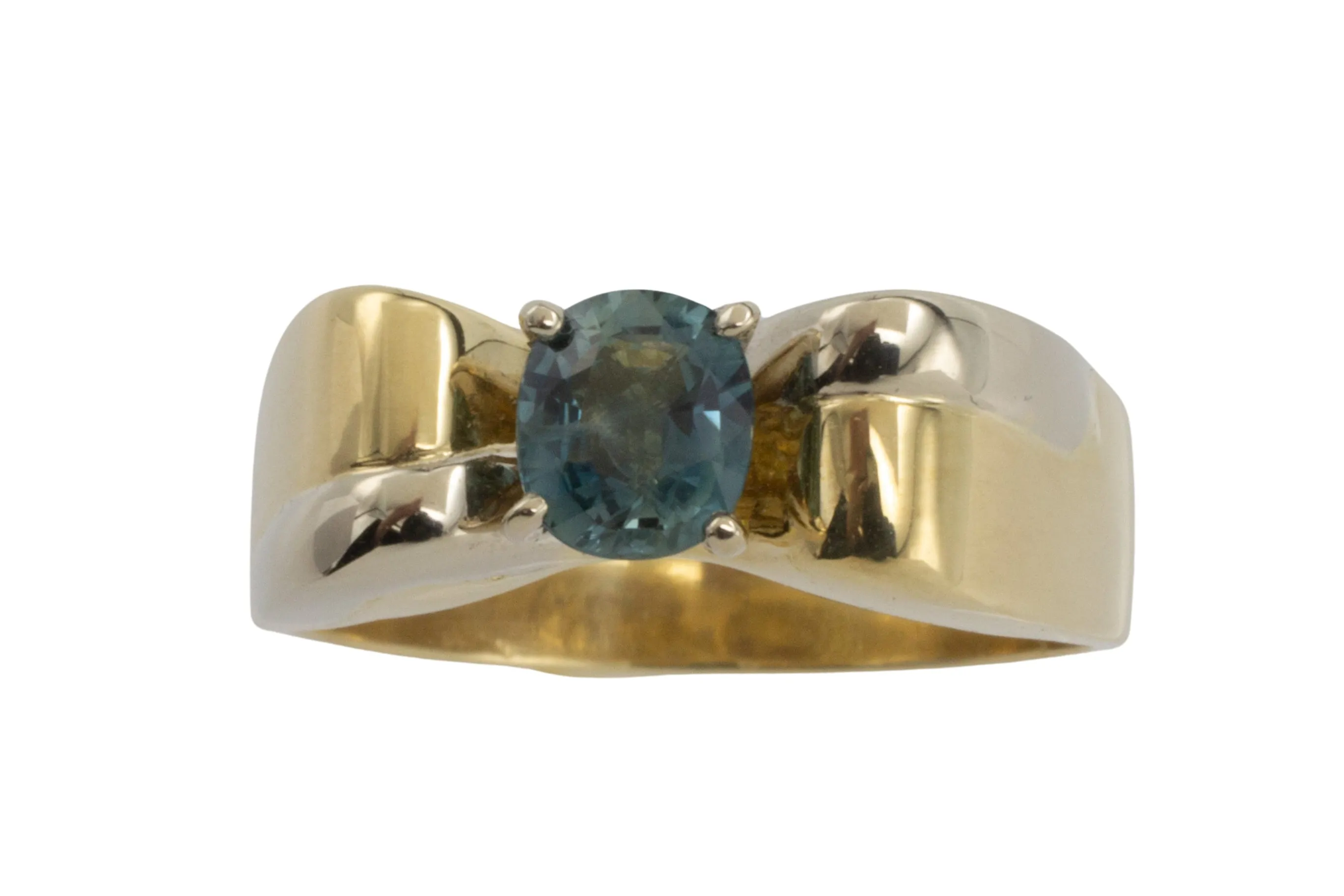 Vintage 18 carat gold ring with sapphire